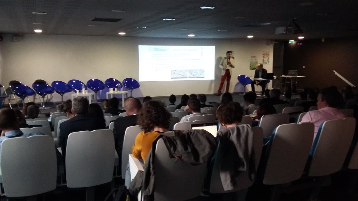 Les membres #eau du Cluster ems au forum eau  merci à <a href="/eaudeparis/">Eau de Paris 🚰</a> <a href="/Oservice75017/">O'service</a> pour l'organisation!