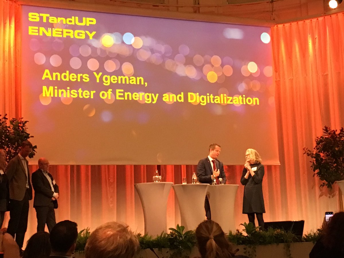 YvonneRuwaida's tweet image. Today I have been talking about #powerflexibility and #gridcongestion presenting @Vattenfall_Se work with capacity solution as well as the @Vattenfall_Se, @EON_Nordic and @svenskakraftnat work with @CoordinetS and @CoordiNet_  for a very academic audience #standupforenergy