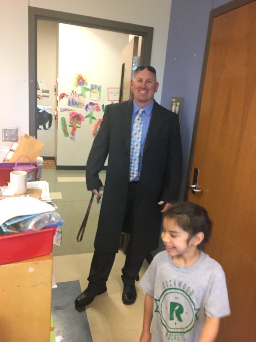 JulianneDenton's tweet photo. When your PE coach shows up to school on “fancy dress day” and your kids say “Coach Miller is a movie star!” Super grateful for this educator who always goes above and beyond his role. Our kids love him! #OklaEd #RisingRockets https://t.co/h2fMkGKGyf
