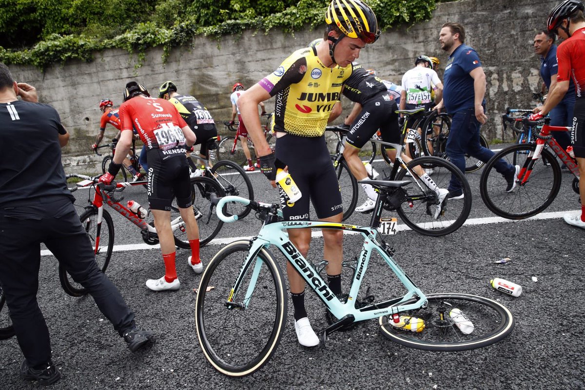 NSNCyclingTeam's tweet photo. The moment that changed Stage 6 of the #Giro https://t.co/N3Bfy6Kiam