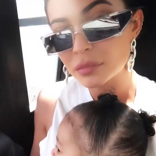 We are all for a classic earring and the Jenny Bird Sloane earring definitely fits the bill... if it’s good enough for Kylie then it’s good enough for us bit.ly/2WM4GM1