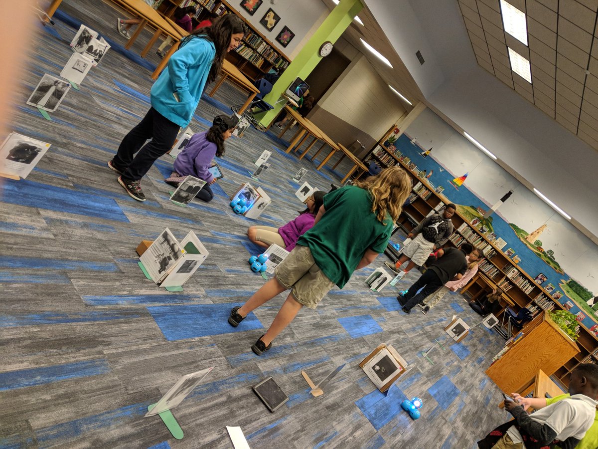 LandisBuzz's tweet photo. 4th grade coding with @DashTheRobot Multiple points of view! #RSSMedia #teamwork #problemsolving @WonderWorkshop @SING_n_teacher @techlandis #RL43 #RL46 #RL47 https://t.co/hHRONEzIlb