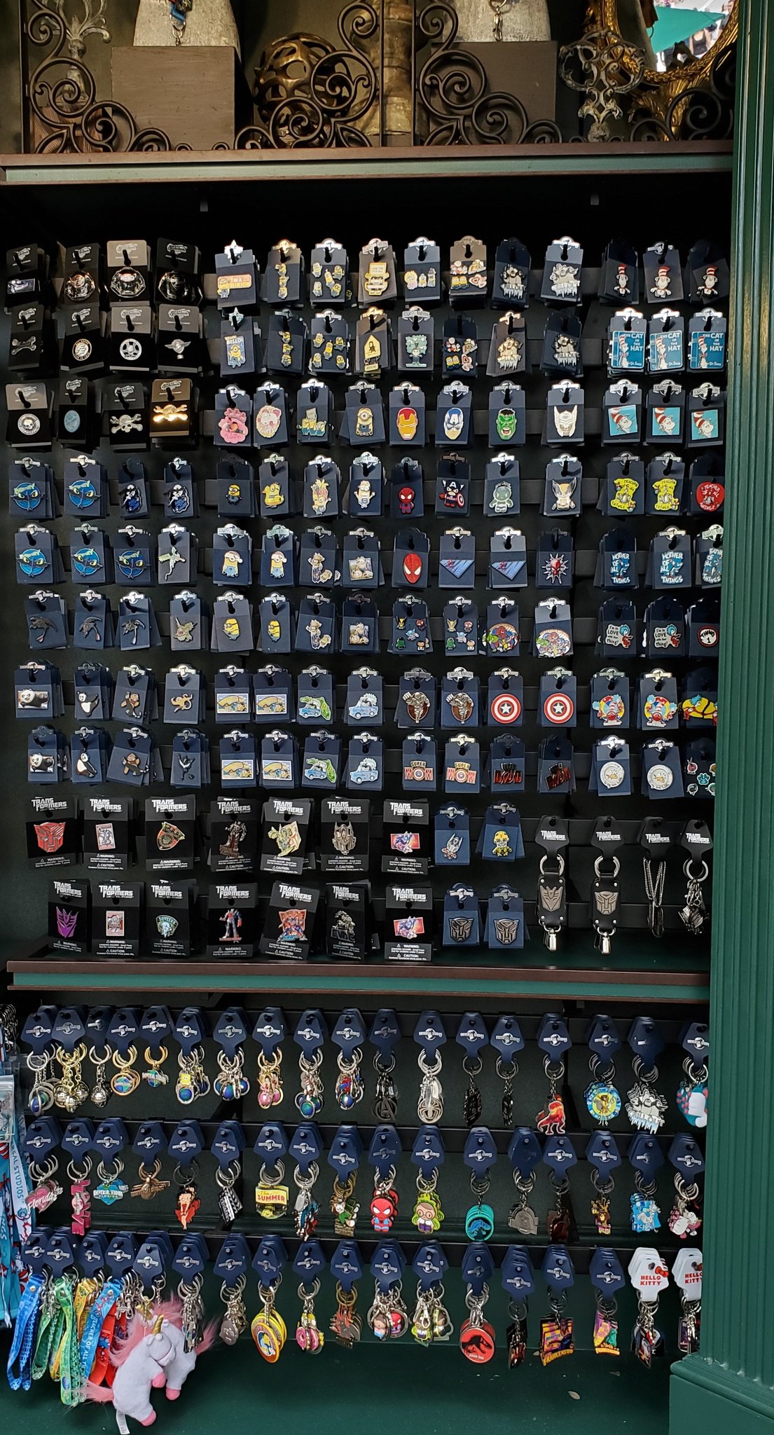 universal studios pin trading the simpsons