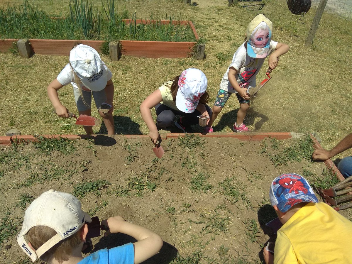 Nos vamos al huerto 🥕🍅 <a href="/HBSTORREJON/">Humanitas Torrejón</a> <a href="/olgaHBST/">Profe Olga</a> <a href="/RaquelHBST/">RaquelHBST</a> <a href="/nazahbst/">NAZAHBST</a> <a href="/TeacherRociHBST/">TeacherRociHBST</a>