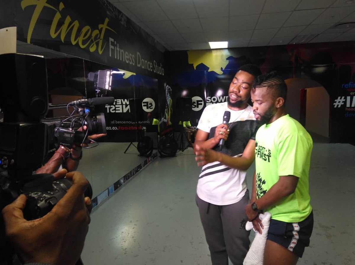 SowetosFinest's tweet photo. Beautiful shoot with @SelimathunziD today talking all things Soweto’s Finest 🔥💯💫❤️🚀❄️🎬🔐

#SgubhuReUp 
#DanceStudio
#FitnessThroughDance
#CharlieComms https://t.co/mKJSP3FpmU