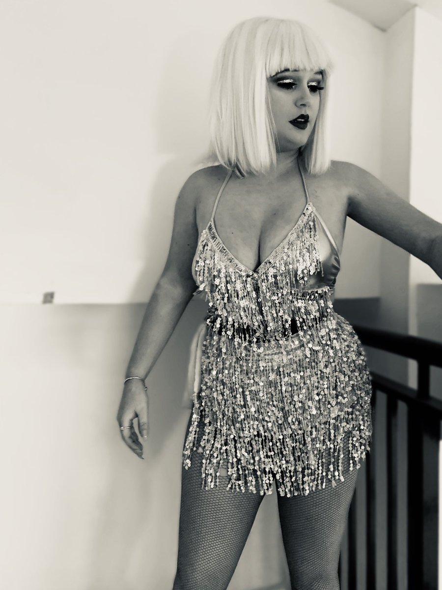 Throwback Thursday to our gorgeous #stiltwalker/ #firebreather at the opening night of #shindig in #huddersfield sparkeles of joy! 🌟🌟