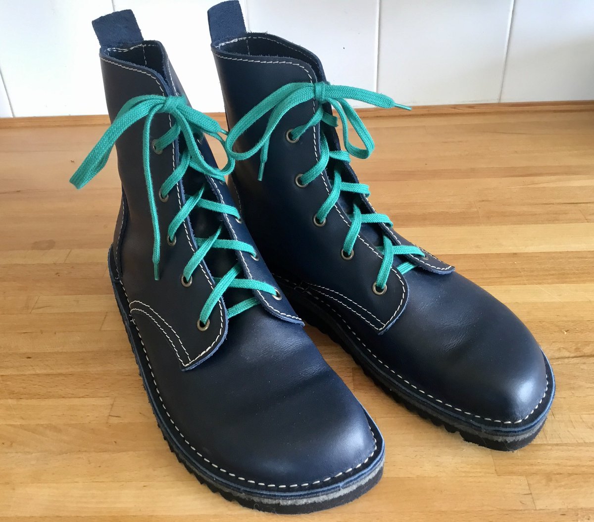 Ewa_Adams's tweet photo. @ConkerShoes thank you for my lovely new boots. Just arrived! They are the comfiest shoes on Earth! 😍 https://t.co/IrVQa0jZ4p