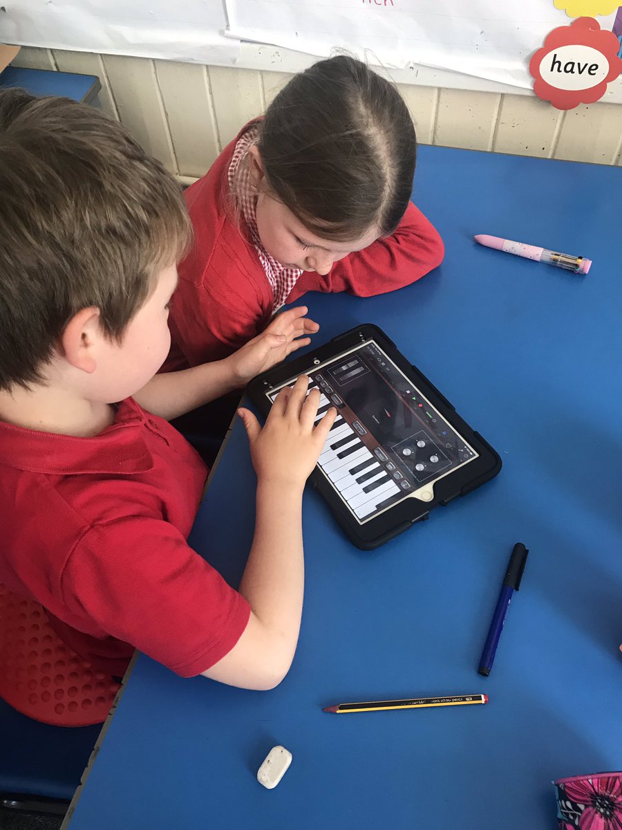 BlairhallPS's tweet photo. P3/4 were tinkering on #garageband and #zu3d to help them develop their digital learning as part of #nationaldigitallearningweek2019 https://t.co/p8ps6xUIcN
