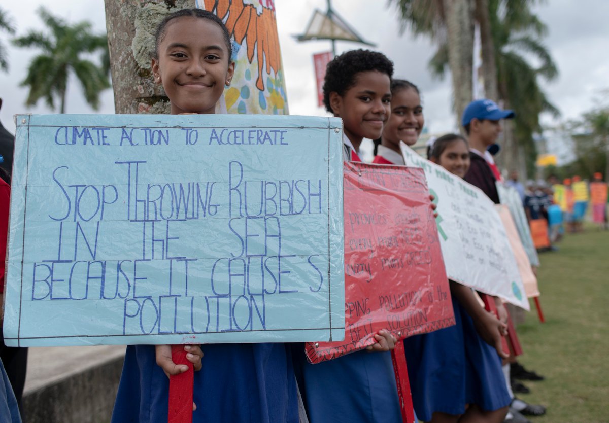 antonioguterres's tweet photo. Young people around the world are driving transformative #ClimateAction and MUST keep up the pressure on their leaders. The determination of the students I met in Fiji is key to living at peace with our climate. https://t.co/390r6FS0Nj