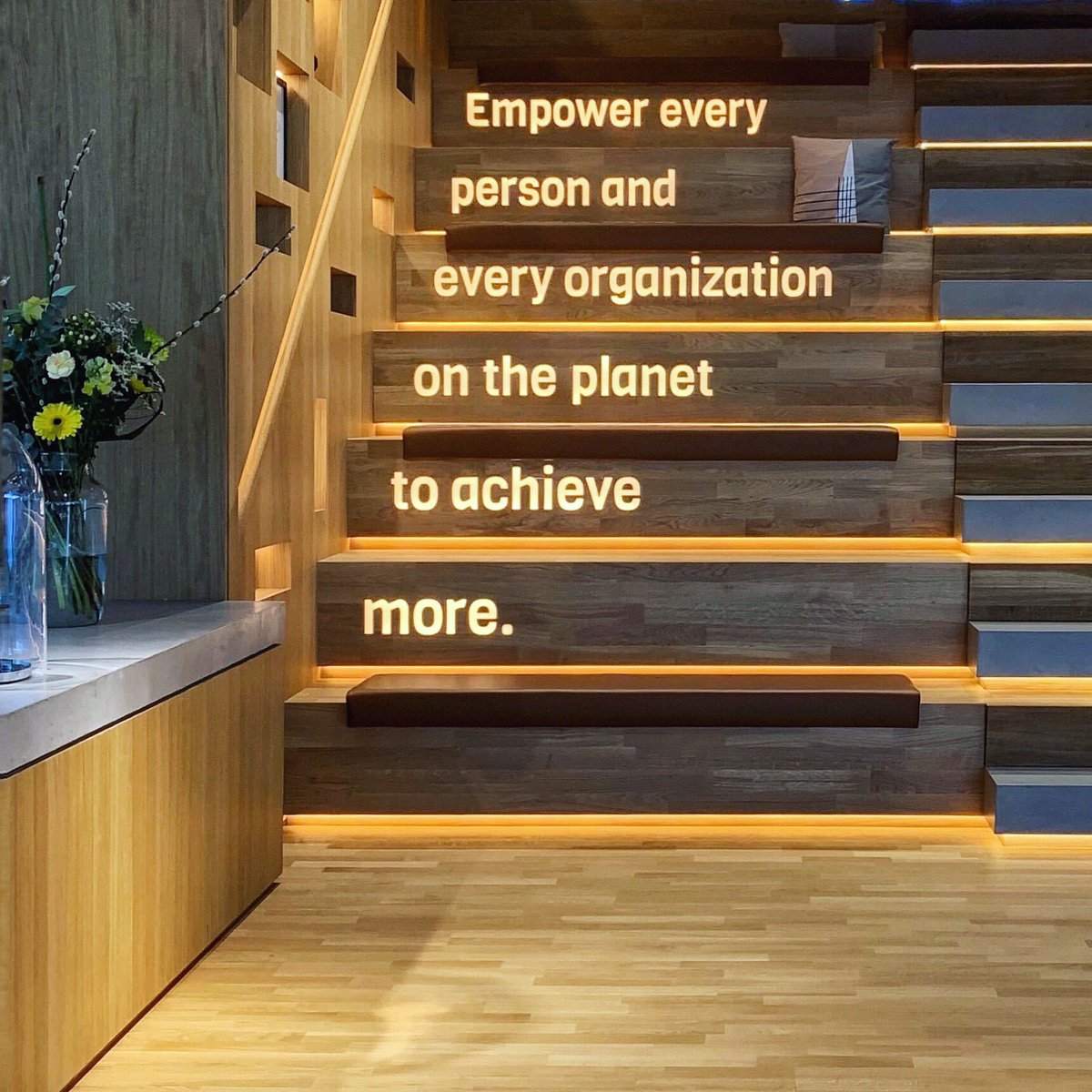 squaredotted's tweet photo. Amazed by #Amsterdam #inspirational images from Jen on her trip with @Vescom &amp; @VescomRebecca touring lots of fantastic Vescom installations. #microsoft #inkhotel #pestanahotel https://t.co/bwMMEGnTMm