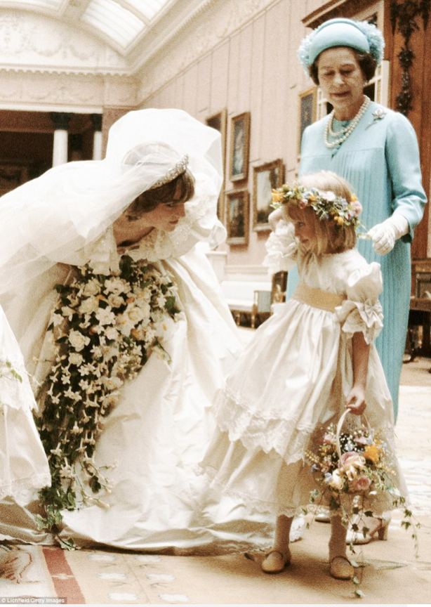 KleinfeldCanada's tweet photo. Diana will always be remembered as the Peopleโs Princess. Today, we look back on her beauty, grace, and kindness as we remember on her own wedding day. The long puff sleeve gown was very stylish in 1981, and we love the cascading bouquet. โค๏ธ #kleinfeldcanada #RoyalWeddingWeek https://t.co/uiNEp24bNt