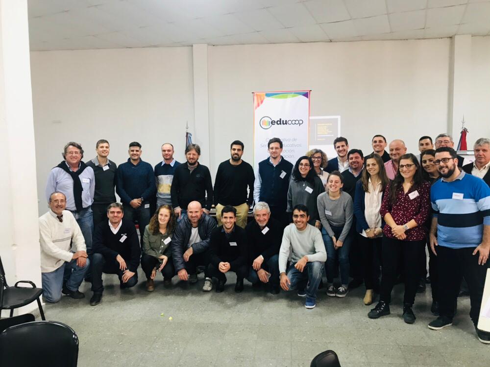 polilabunr's tweet photo. Concluyendo esta primera #Factoría de Diseño... ¡Gracias a todos los cooperativistas que se acercaron a co-crear con #Educoop y #PoliLab! Nos volvemos a ver en unas semanas para la segunda #Factoria 🙌 @VinculacionUNR https://t.co/fpz3qJLnxW