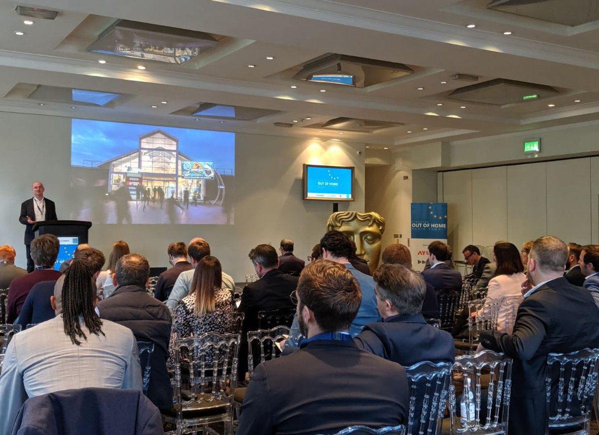 imediaOOH's tweet photo. Our very own MD Phil Daniel @ #DigitalSignageWeek! His talk covered the transition from Classic #OOH to Digital aka #DOOH... Get in touch for more info! @DailyDOOH https://t.co/XanwPwBwBL