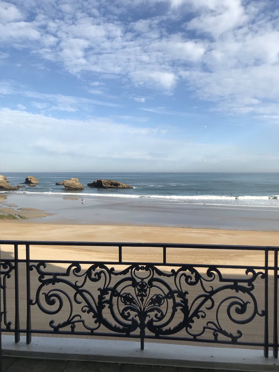 LVerbiguie's tweet photo. Les #data prennent leur envol à Biarritz ! Présentation des résultats de notre étude aux rencontres 2019 des #aeroport français et francophones. La version électronique sera bientôt disponible 📲 Encore merci à tous pour votre collaboration👌 https://t.co/S6MuoyqrMy