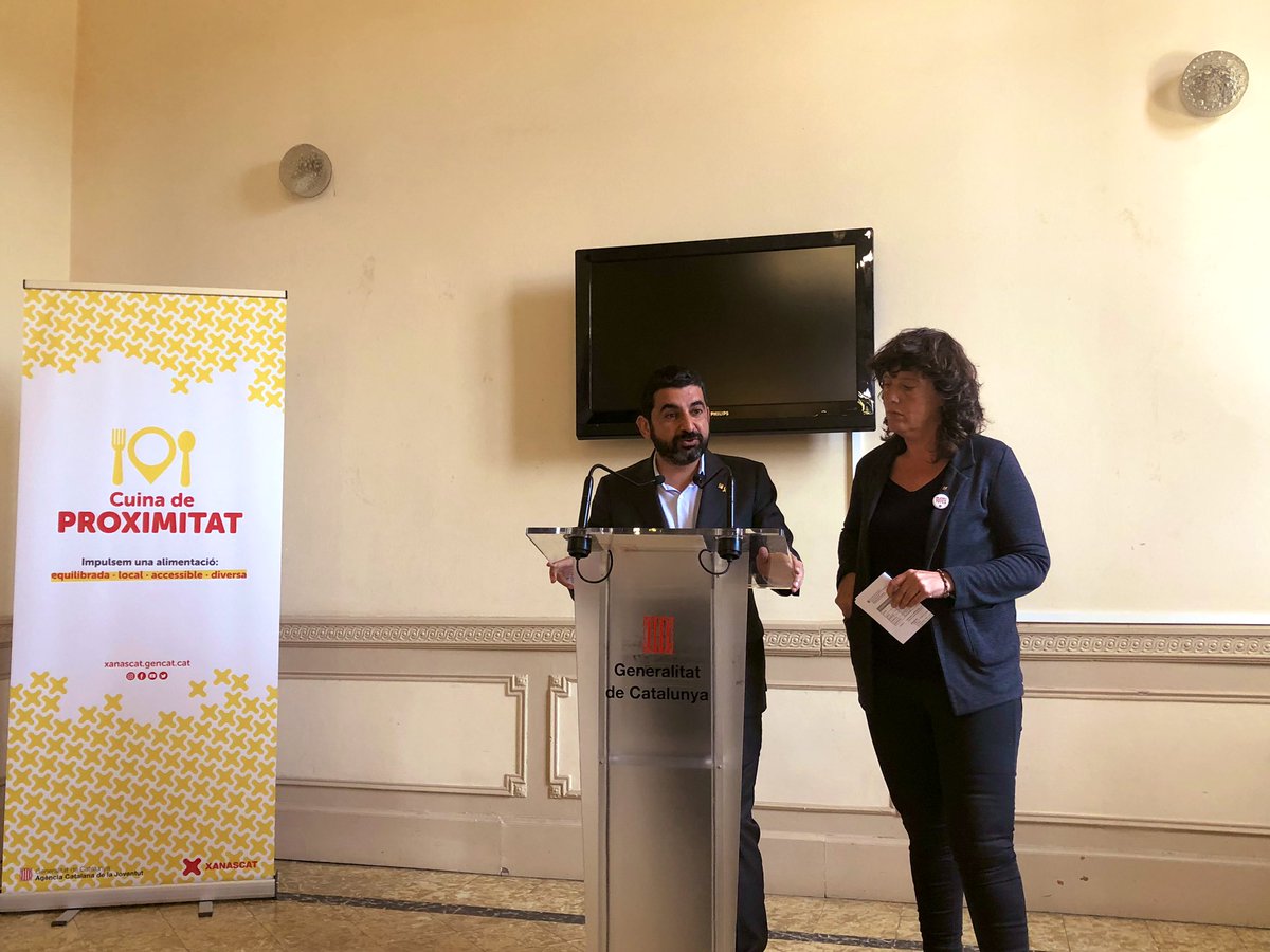 afabreg's tweet photo. Avui el HC @ChakirelHomrani i @TeresaJorda han presentat a l’Alberg de #Barcelna el projecte de cuina de proximitat amb podroductes ecologics/km0 i cuina catalana que és dura a terme a la @Xanascat https://t.co/FwNCwHWpjU