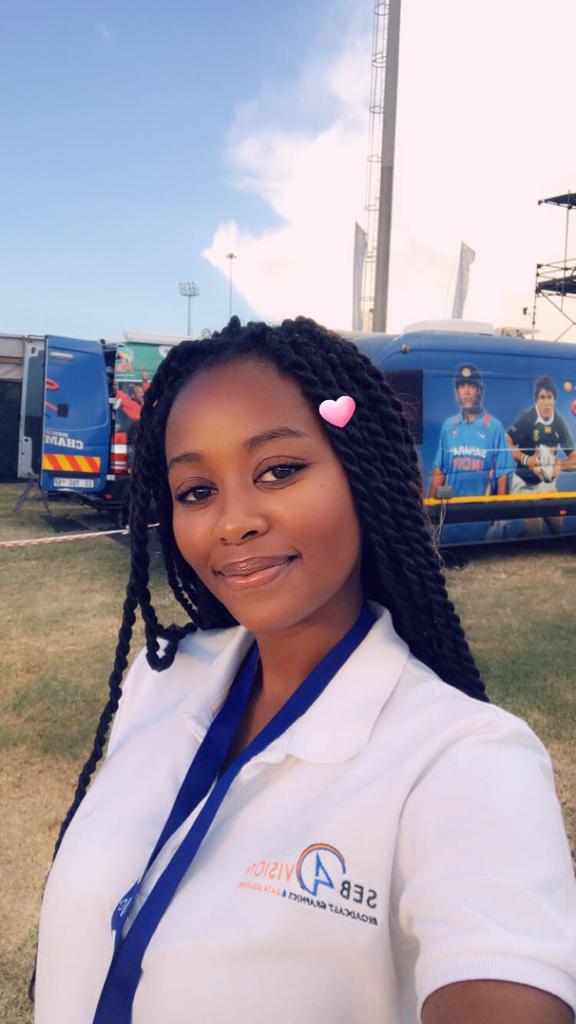 seb4vision's tweet photo. We'd like to introduce you to our netball graphics production team.
Tsholofelo Nkoana who outputs the graphics on air and Tsolofelo Lukhozi who inputs all the stat data.

#WomanInSports #Seb4Vision #WeAreGraphics #TelkomNetballLeague https://t.co/XxWRAo2g5g