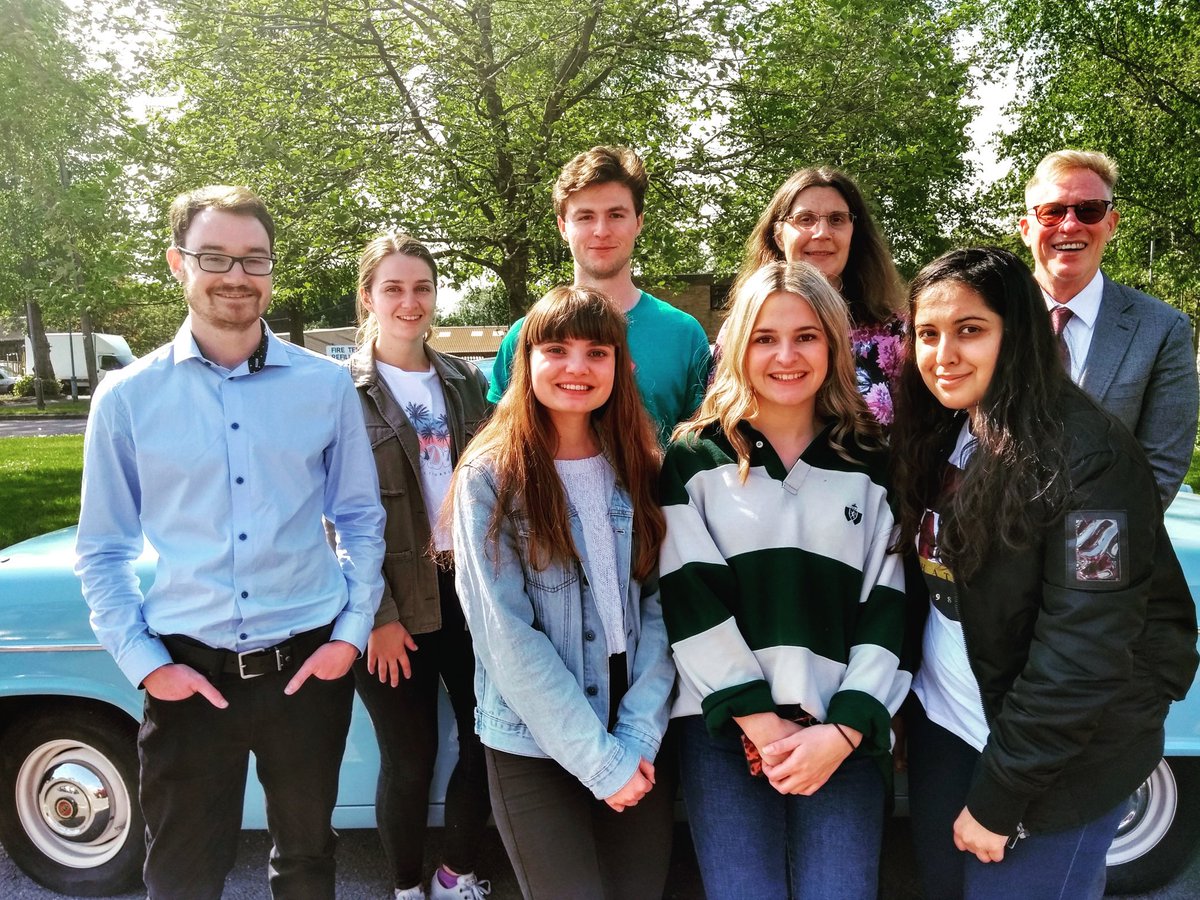 ProfTrackRU's tweet photo. This year, as part of a project within the English Language department, we have had students conducting Academic Placements at HMP Huntercombe, a foreign national prison in Oxfordshire.

Yesterday we were invited back to the prison to celebrate the success of the project! https://t.co/qjcFgNfecJ