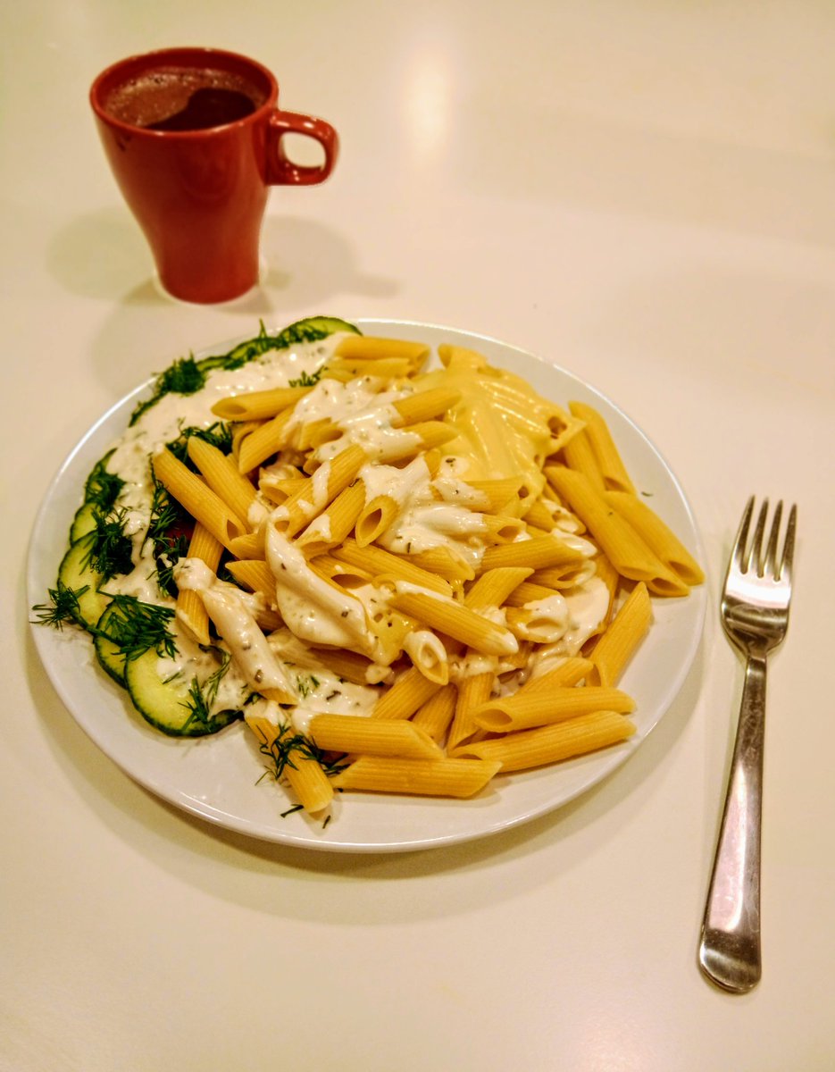 dailyhacks17's tweet photo. #forenom cooking for one @pencilmagmen https://t.co/dxnRp8ilM6