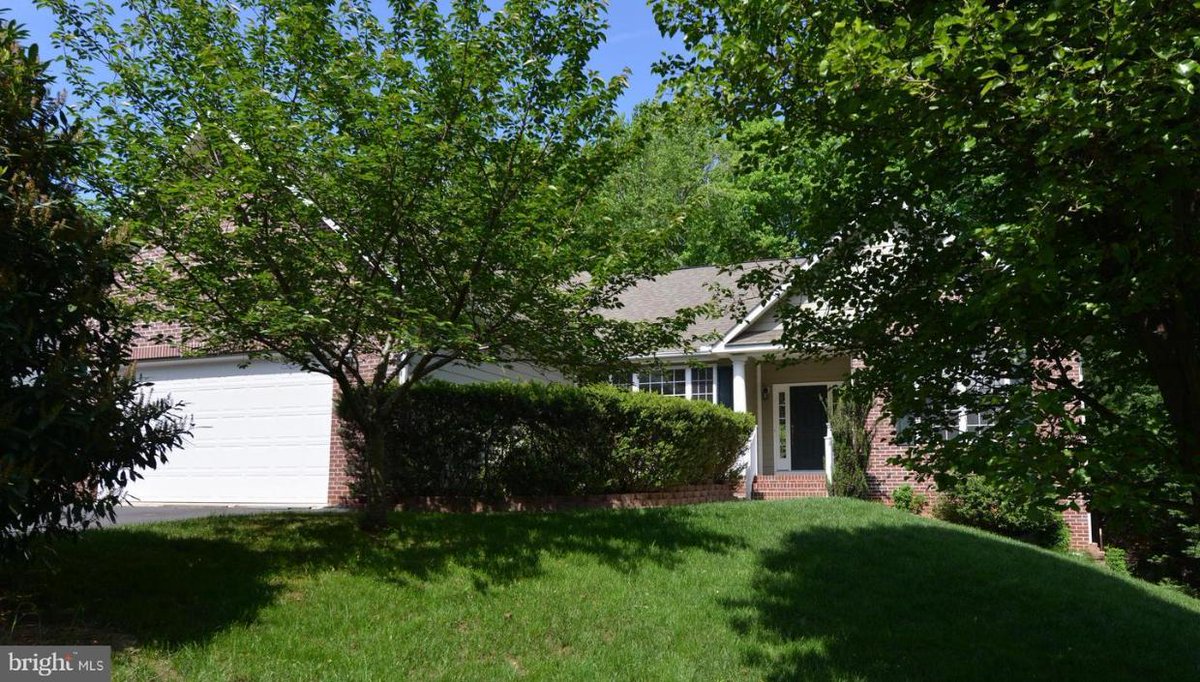 BuyingStafford's tweet photo. 113 Doc Stone Rd, Stafford, VA 22556
3 Bedrooms / 3 Baths- Over 4200 sqft- $479,999
Listed by: Ngoc Do
 Long &amp; Foster- Fredericksburg
(540) 840-4229
(540) 371-5220
Call or message us for a showing!
#realestate #realtor #staffordva #staffordrealestate https://t.co/b3FKVTJvf6