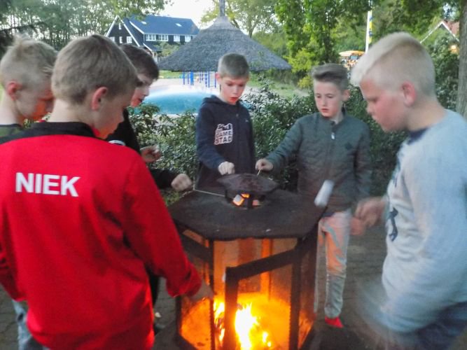 PCBSDeHoekstee's tweet photo. Maandag t/m woensdag zijn de kinderen uit groep 7/8 op schoolkamp geweest naar kampeerboerderij ‘De Langenberg’ in Rijssen. Het waren drie leuke dagen! Lees verder en bekijk alle foto’s op https://t.co/KRTXECRGDl.
#Beerzerveld #Ommen https://t.co/8IfOdBVUws
