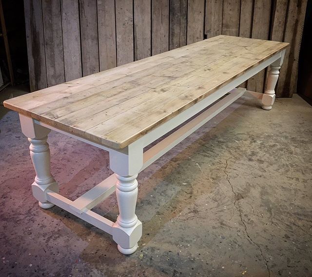 vintagefurnco's tweet image. We specialise in large family dining tables. Up to 13ft long (and sometimes even bigger) they are great value for money. They are handmade in Harrogate, look fantastic and come with our quality guarantee! #largediningtable #diningtable #familymeals #dinn… bit.ly/2Q6vQuA