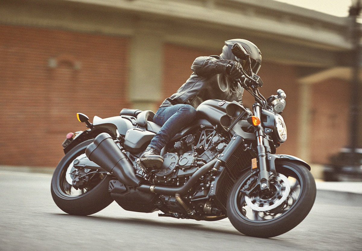 YamahaMotorCa's tweet photo. Unlike any other motorcycle available today, the VMAX is truly in a class of its own: https://t.co/6qhdU7cacn
#ConquerRoad #VMAX #YamahaRevsYourHeart https://t.co/0ul8AsOR6K