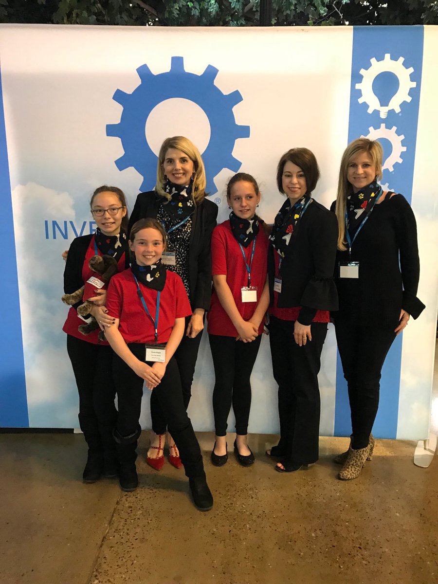 ClaysvilleES's tweet photo. Hannah, Nicole and Rylee before their Kool Dogs Bandana Invention presentation! Good Luck Girls!
#Mc3G https://t.co/sTk1RkuVrD