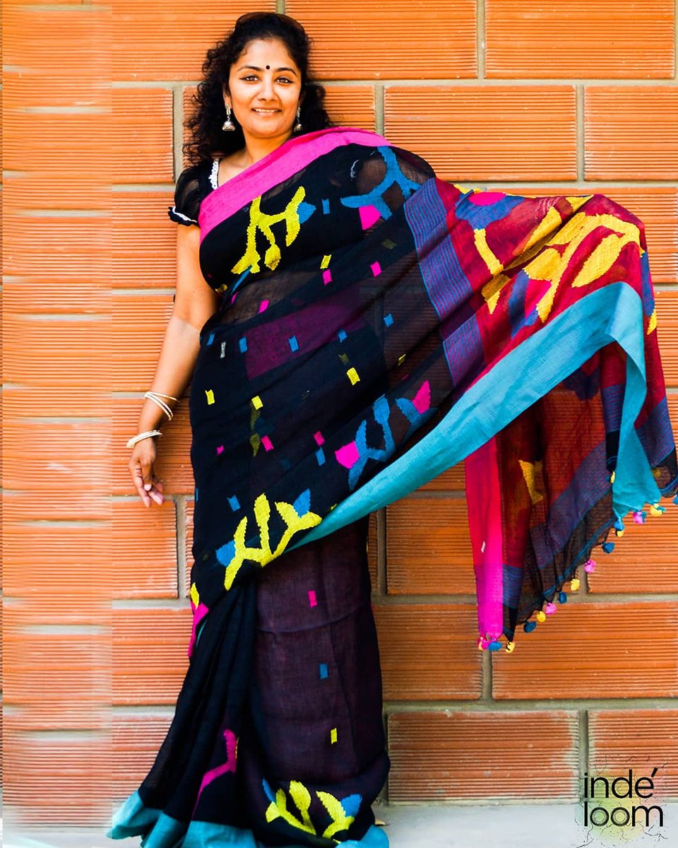 IndeLoom's tweet photo. Black Beauty. #Khadi by #cotton gorgeous #saree.
.
DM us for price and ping us at +91 9640267078.
Follow us for more exclusive collection https://t.co/BUJiZ5D0jz