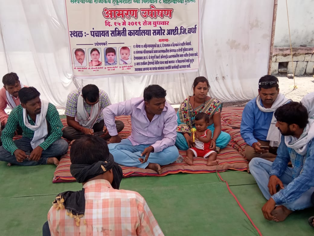 mdbadgire's tweet photo. @vijaywashimkar 14व्या वित्त आयोगाच्या निधीतून आपले सरकार प्रकल्पासाठी निधीची तरतूद केल्यामुळे ही मोठी अडचण निर्माण झाली आहे,अनेक ठिकाणी सरपंच स्वतःला हिटलरशहा समजूनराजकीय द्वेषाने वेठीस धरून हुकूमशाही पद्धतीचा वापर करून तो निधी देण्यास विरोध करत आहेत,पर्यायाने संगणक परिचालकाला मानधन मिळत नाही https://t.co/SfpxlRjq4d