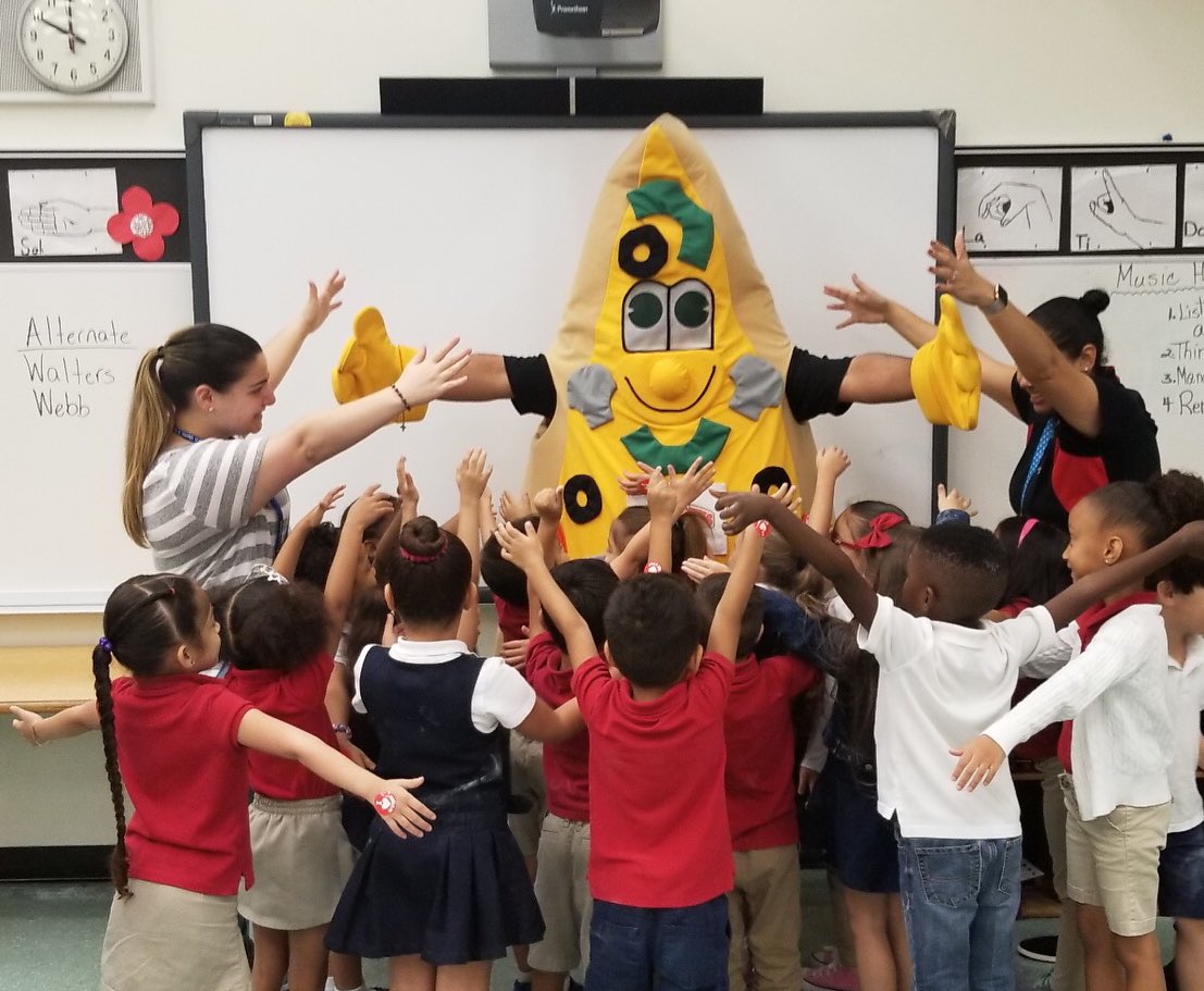 PapaJohnsSFL's tweet photo. Career day at Charles D. Wyche Elementary School!!! This kids are so smart... ๐๐๐๐
.
#southflorida @mdcps #miami @cdwbulldogs @papajohns #papajohnsmiami #pizza #CareerDay #Thursday #School #MrSlice https://t.co/5IAbPc0Wvd