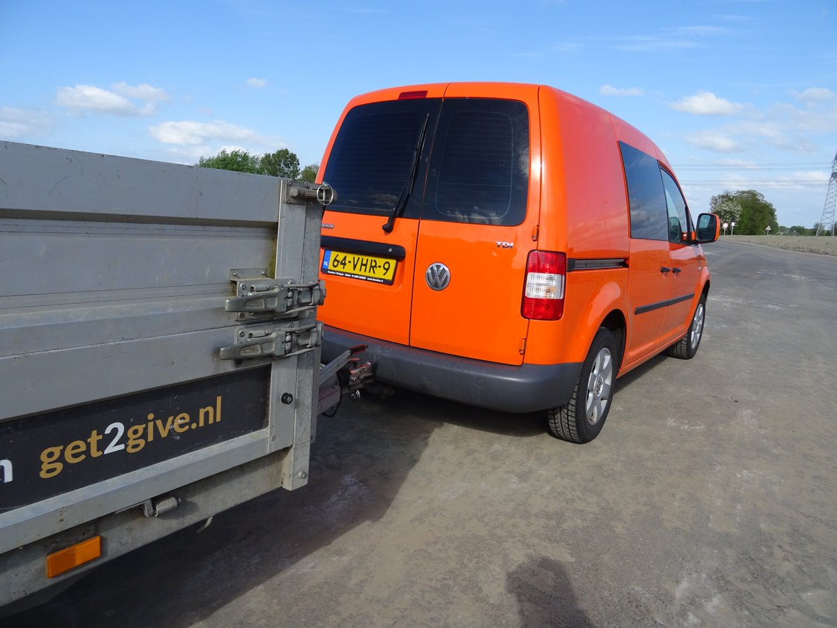 Get2GiveAduard's tweet photo. We worden steeds meer zichtbaar met onze opvallende oranje VW Caddy , heeft u ook oud ijzer het is te veel of te zwaar om te brengen naar Snikweg 32 in Aduard [  ma - za ]  dan komen we het graag ophalen. #oudijzer #Aduard #Zuidhorn #Westerkwartier #Oldehove #Reitdiep #Enumatil https://t.co/xJAgTqjDDV