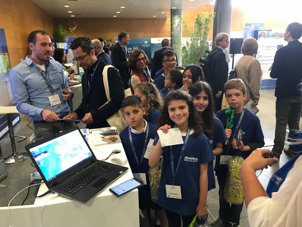 European Atlas of the Seas (@europeatlasseas) on Twitter photo Live demo of the <a href="/EuropeAtlasSeas/">European Atlas of the Seas</a> at #EMD2019 to present the #EMDinmycountry #map to pupils of Escola Azul, an interesting #oceanliteracy initiative in Portugal! Dive in too! bit.ly/2WaRgvW Live demo of the <a href="/EuropeAtlasSeas/">European Atlas of the Seas</a> at #EMD2019 to present the #EMDinmycountry #map to pupils of Escola Azul, an interesting #oceanliteracy initiative in Portugal! Dive in too! bit.ly/2WaRgvW
