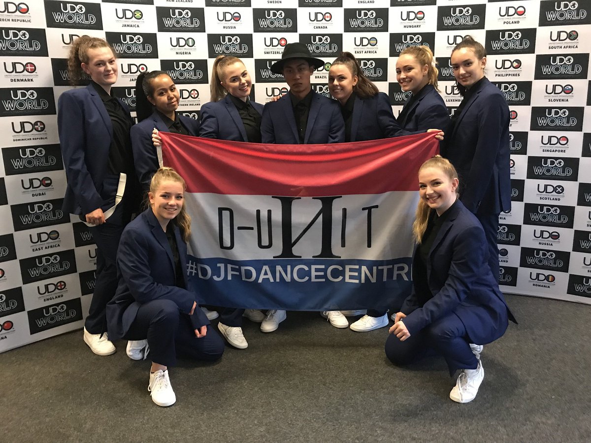 Dancecrew D-Unit van <a href="/DJFDANCECENTRE/">DJF DANCE CENTRE</a> werd dit weekend gewoon keihard Europees Kampioen. We belden zo met een apetrotse Joeri van Grol <a href="/DansJeFit/">DansJeFit.nl</a> #dunit