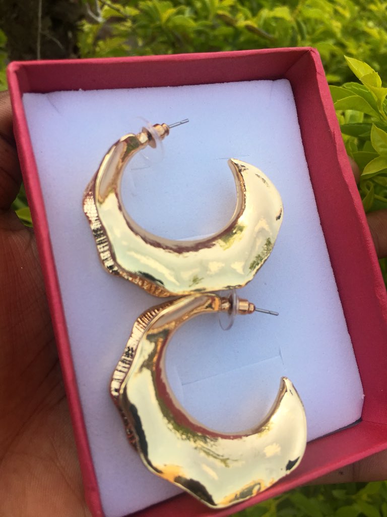 Earrings inspiration from BamBam Statement Earrings Available Price : 2500GoldVery unique and classy.Please send a Dm to order
