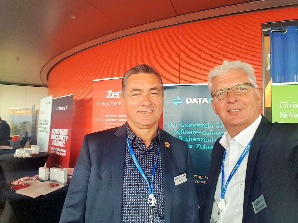 DataCore_DE's tweet photo. #ITSystemhaus Kramer&Crew hat zum #TechDay nach Köln eingeladen! In entspannter Atmosphäre und toller Location sprechen wir über #ITInfrastruktur, Herausforderugen und Möglichkeiten. #SDS @SvD1966 https://t.co/Uqz8DQ6EUm