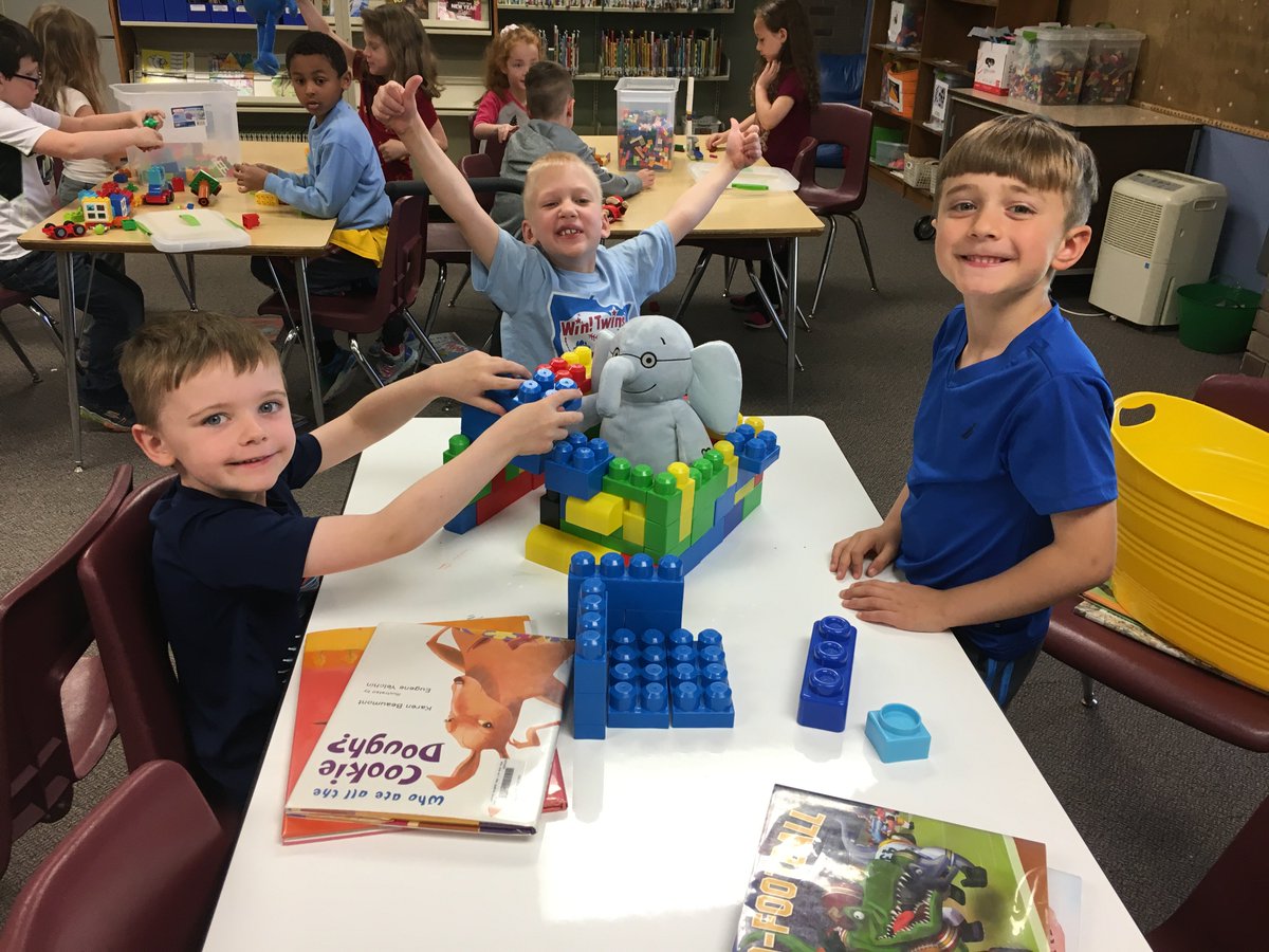 CRCoolidgeElem's tweet photo. Last week Mrs. Goedeken read aloud the Elephant and Piggie book "Let's Go for a Drive!" to kindergarten during library time.  Then students worked with Makerspace tools to create things for their animals!  #goingtheextramile  #weareCRCSD https://t.co/YQ3rsBh8kH