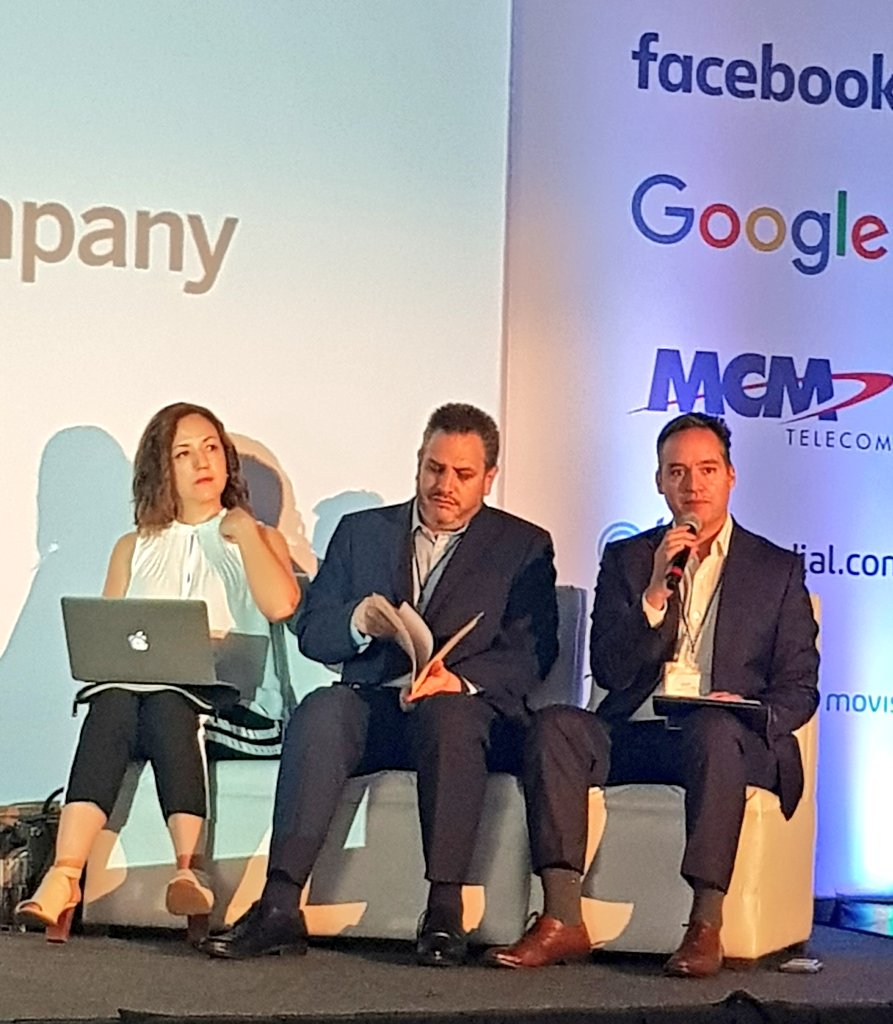 gabilooo's tweet image. ⚠️ En México, las pérdidas por descuidos y ataques en ciberseguridad son alrededor de  7,700 millones de dólares ➡️ 33 millones de personas afectadas. 

⚠️ Es nuestra responsabilidad cuidar nuestras contraseñas e información

Panel de seguridad y privacidad #SSIG2019