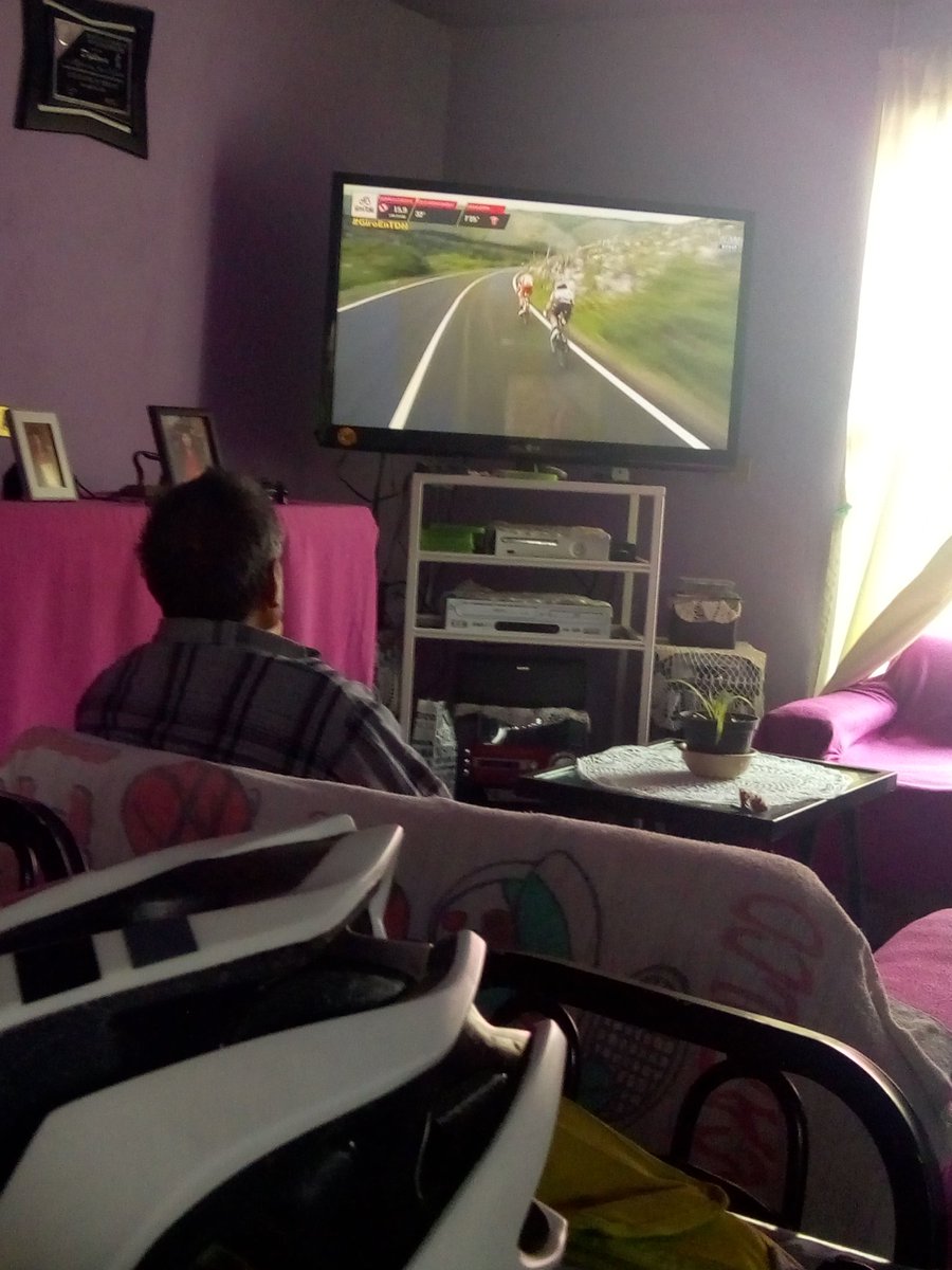 firus_46's tweet photo. @inakialvarez @giroditalia @tdn_twit @Zorro_TDN @MartinezVento Saludos y podrás saludar a mi papá Anastasio Jasso que terminando la trasmisión se vaya a rodar https://t.co/3G0OniOY45