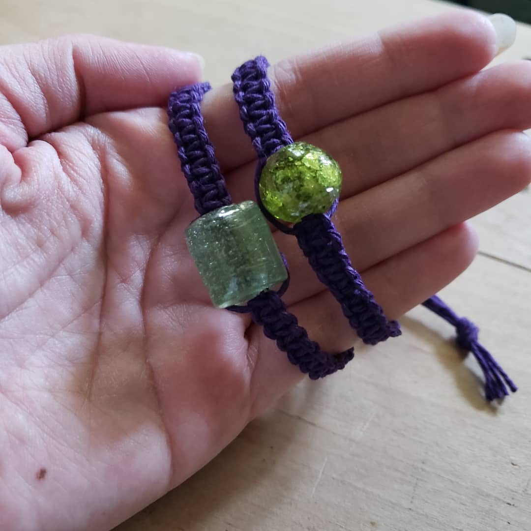 knottyintrovert's tweet photo. Forgot this stash of gorgeous glass beads, perfect for bracelets; here's the first pair, #staytuned for more! #darkpurple #hemptique #hempcord #hemptiquecraft #hemptiquecrafter #glassbeads #handmade #macrame #squareknots #hempbracelets #hempjewelry #knotty_introvert_creations https://t.co/y6goHoEH4B