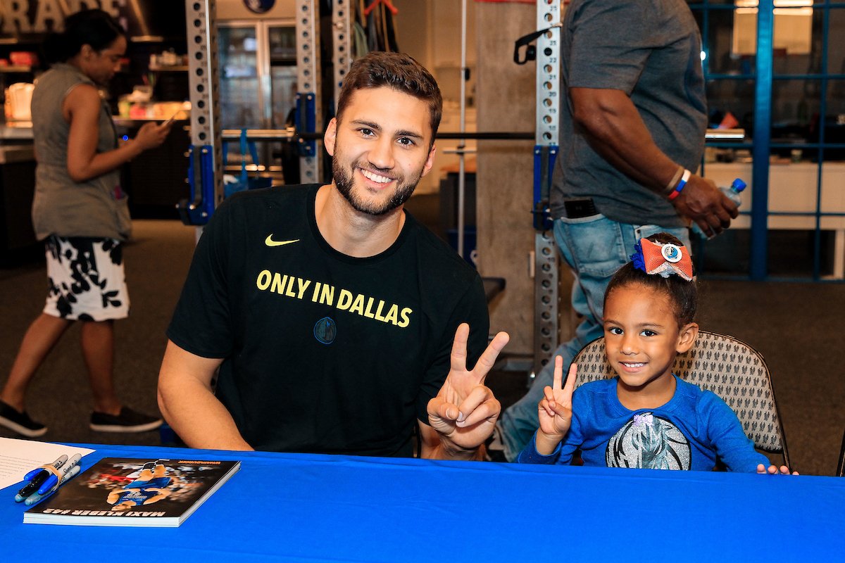 dallasmavs's tweet photo. ✌️ for #MaxiDay! Stay tuned to the timeline as we recap @MaxiKleber's 2018-2019 season with pics, articles, videos &amp; more! https://t.co/0gZnZ0Zzt2