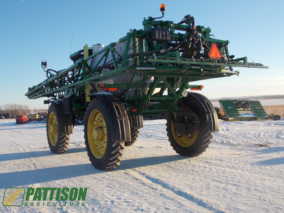 PattisonAg's tweet photo. #SpringSprayerSaving deal of the day! 2017 John Deere R4045 with 120' Boom, 20" Spacing, 1600 Gal S/S Tank, Fence Row Nozzles, Traction control and more! Stock #200478. $465,200 CAD. Located at #RUSSELL, MB give us a call at 204-773-2149 or stop by and check it out! #SprayAndSave https://t.co/PsYs1rJLfi