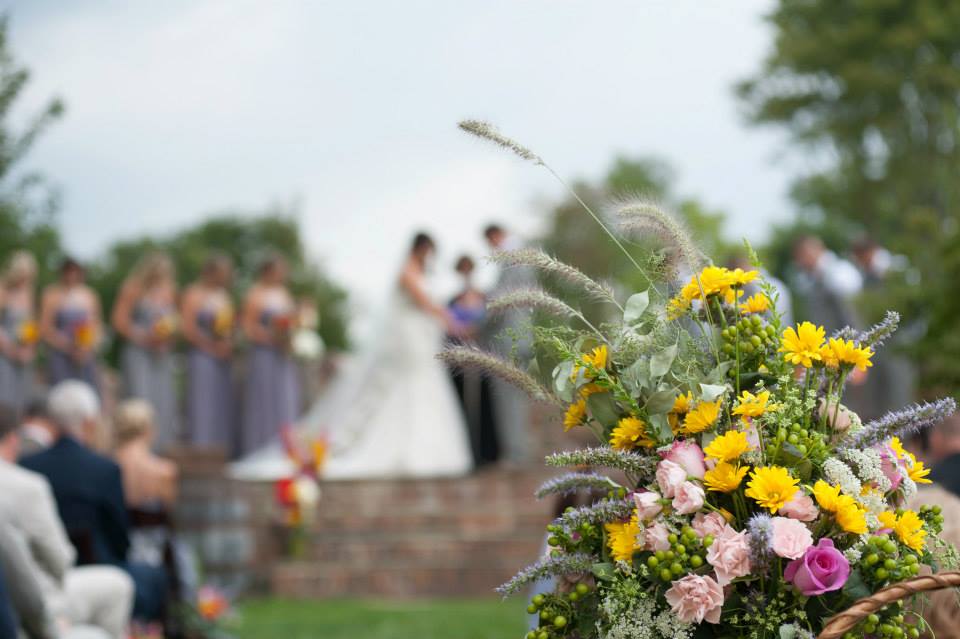 Spring weddings are our favorite 💐 #IMPACTWeddings #SpringWeddings #OutdoorVenue