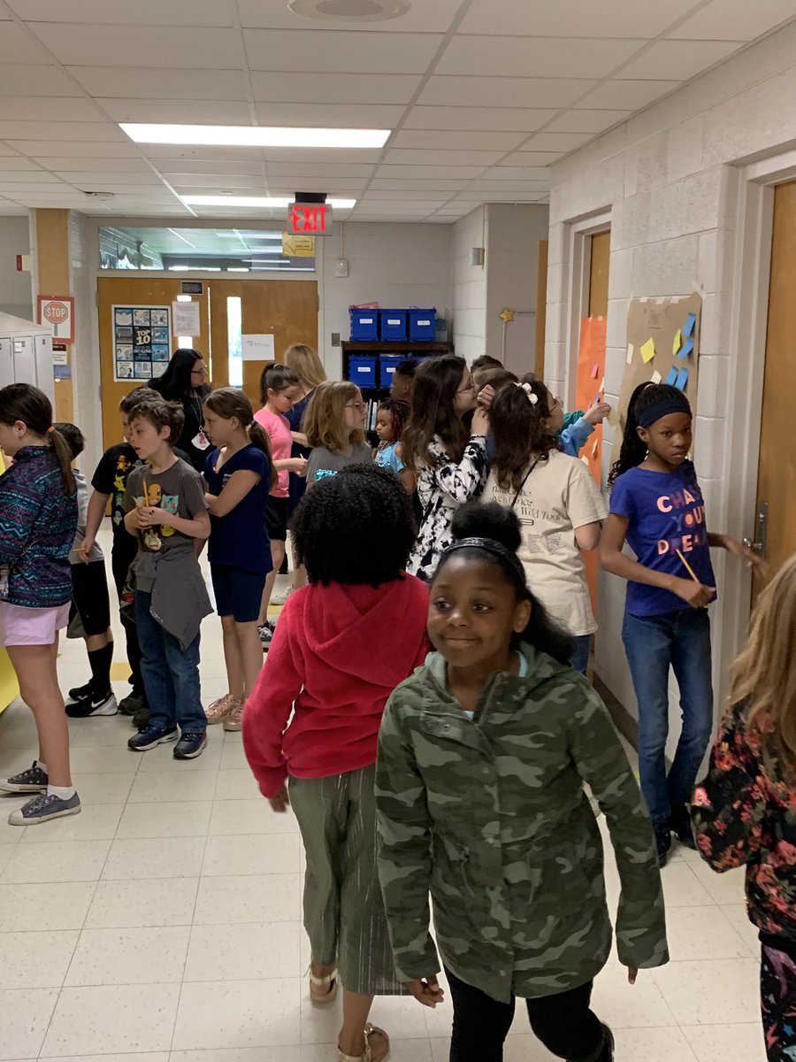 mrshoehing3's tweet image. #Multigraders and 4th grade #VioletallStars begin to think about Innovators and share ideas as we begin to research and explore innovations. #myLSPS #ateachersimpact @mrshaydenviolet