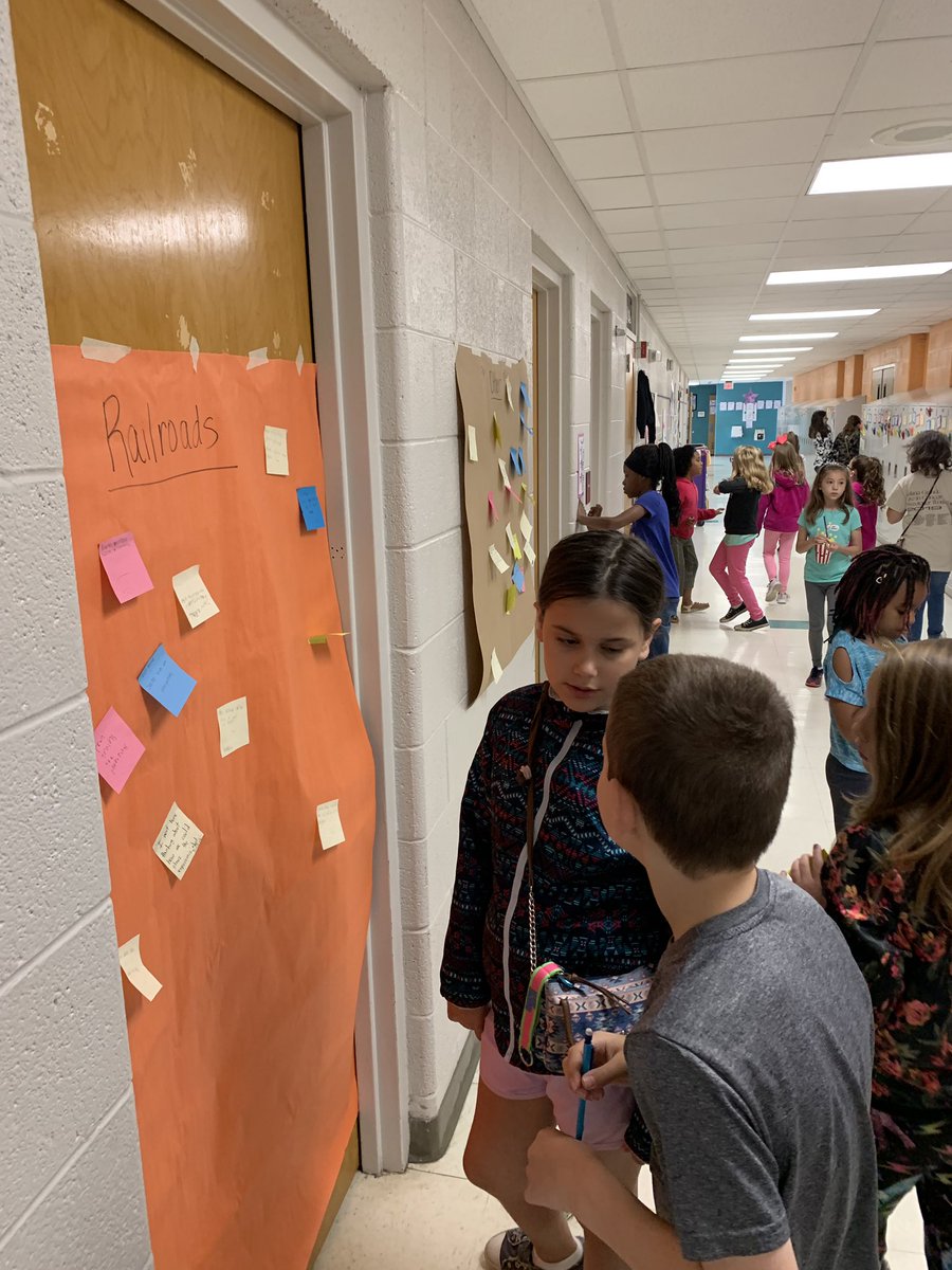 mrshoehing3's tweet image. #Multigraders and 4th grade #VioletallStars begin to think about Innovators and share ideas as we begin to research and explore innovations. #myLSPS #ateachersimpact @mrshaydenviolet