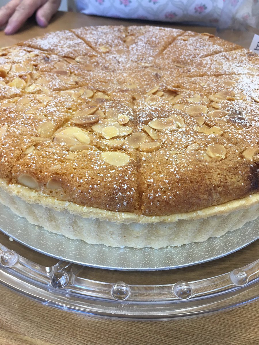 Who doesn’t love Bakewell tart!? Delicious cold or served with warm custard if you’d like to take a slice home! #homemade #homemadecakes #bakewelltart #volunteers #volunteering #theparkcafe #glenparva #leicester