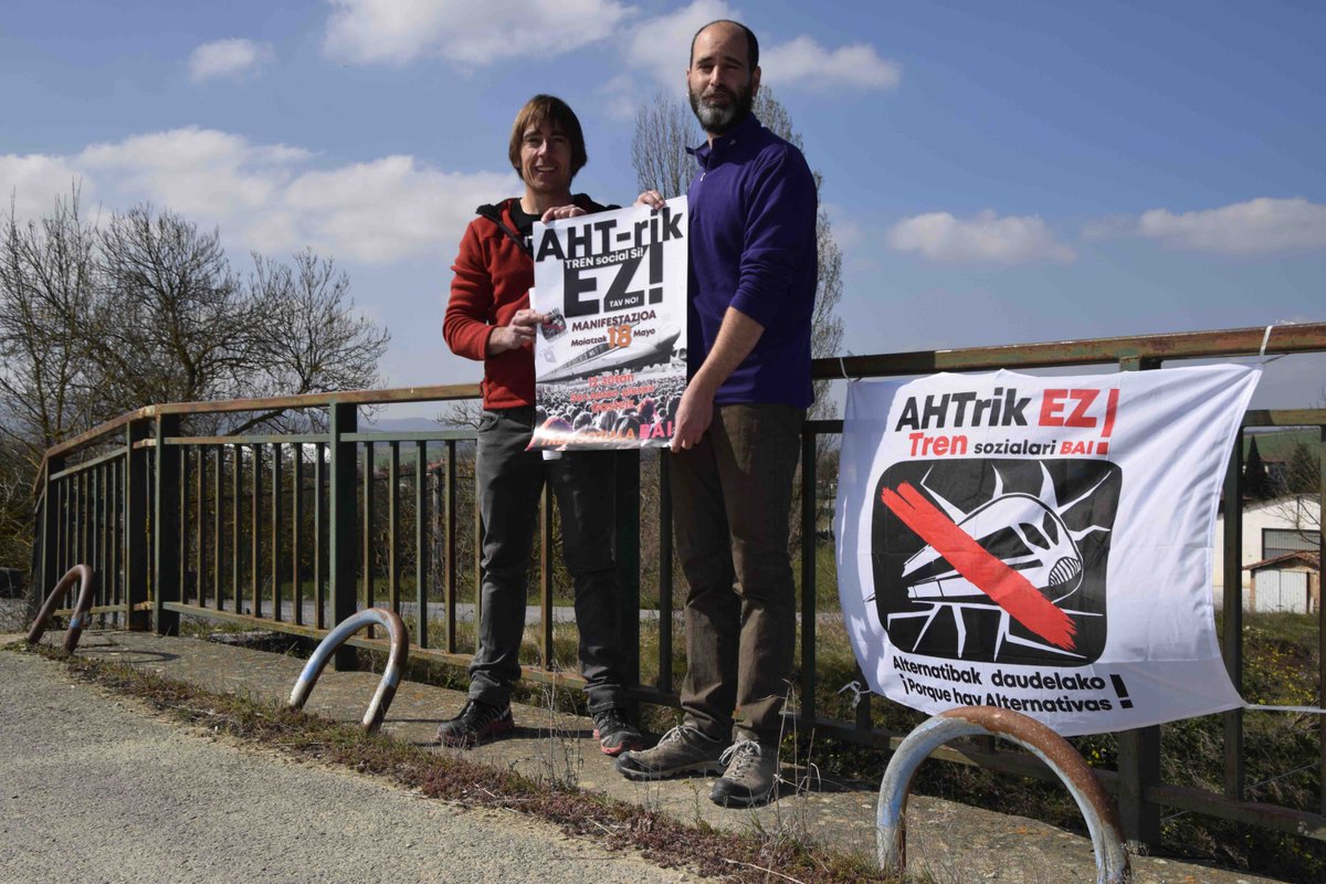 ArabakoALEA's tweet photo. Tren sozialaren alde, AHTrik ez lelopean, manifestazioa deitu dute larunbat honetan, Gasteizen. 12:30ean aterako da, San Anton plazatik
https://t.co/jX499cv0w2
@AHTrikEZARABA @aht_ez @AhtrikL https://t.co/TDDblYgQIY