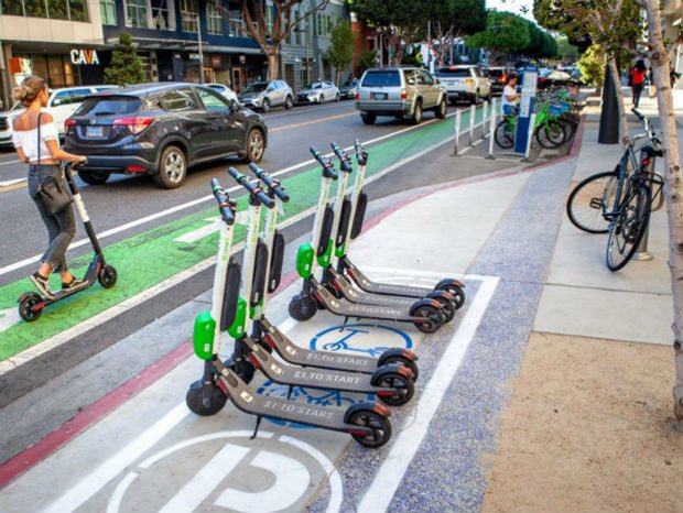 clemencechastan's tweet photo. Code de la route🚘 VERSUS Code de la rue🤝: et si on adaptait la ville aux nouvelles mobilités? https://t.co/v076grVmQ6 https://t.co/lwWQ3Zha3x