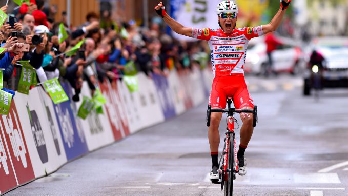 pronoland_'s tweet photo. Masnaaaaaadaaaaaaaa ♥️♥️♥️

Olalala la cote à 30 prelive qui passe, on est trop chauuuuud 🤑

#TeamParieur #Giro #lequipeGIRO https://t.co/hEAkdWyjnZ