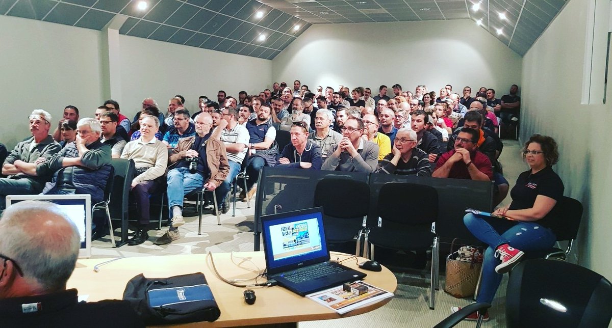 🚨 L'ENDURO DES TRACTEURS TONDEUSES APPROCHE 🚨

Hier soir s'est déroulé une réunion d'information pour les équipes ! 
Les differentes team sont prêtes et motivées ! 
Qui sera le grand vainqueur cette année ? 
#tracteur #team #bonnehumeur