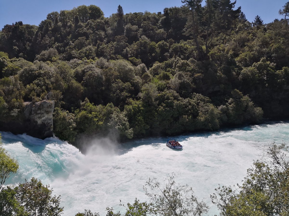 jolee8's tweet photo. The big wave.
Photo taken at #HukaFalls with #HuaweiMate10Pro, #noedit #nofilter.
#NZ #NewZealand #Taupo #kiwi #YesPureNZ #pureNZ #travel #nature #landscape #nzmustsee #waterfall #naturephotography #roadtrip #NorthIsland #HuaweiPhotography #landscapephotography #wanderlust https://t.co/5jRzCQhnb3